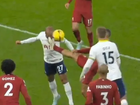 Thiago gây tranh cãi ở trận Tottenham