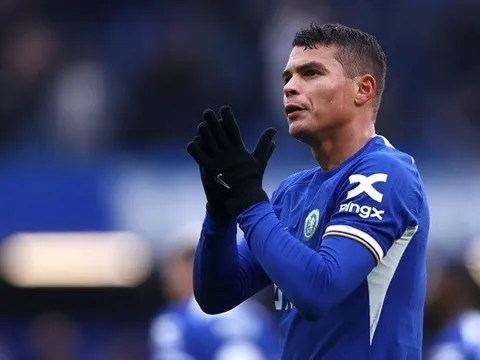 Nghi vấn trụ cột hàng thủ Chelsea dính chấn thương