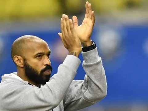 Henry tiết lộ về thương vụ mua lại Arsenal