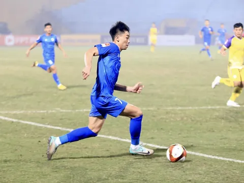 'Thiếu gia' V-League phá vỡ im lặng về thương vụ chiêu mộ Đình Bắc