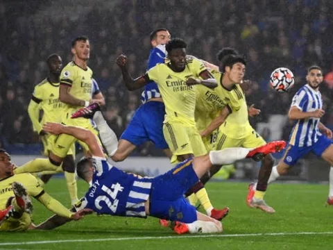 Thoát hiểm phút chót, Arsenal níu kéo hy vọng hồi sinh