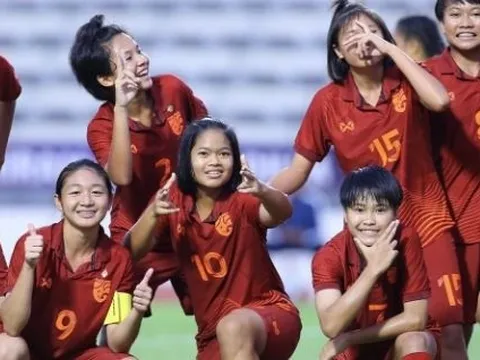 Thủ môn mắc lỗi hài hước trong trận thắng của tuyển nữ Thái Lan