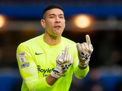 Thủ môn tuyển Philippines tỏa sáng ở FA Cup