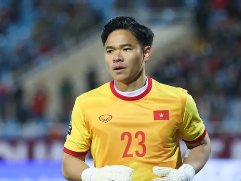 Thủ môn tuyển Việt Nam đầu quân cho Nam Định