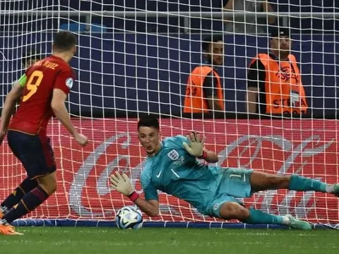 Thủ môn U21 Anh chứng tỏ giá trị 19 triệu bảng