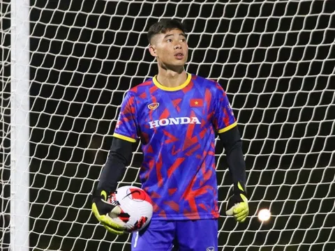 Thủ môn U23 Việt Nam: 'Chúng tôi chuyền hỏng nhiều quá'