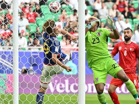 Thủ thành Nhật Bản 'tấu hài' không kém gì Onana