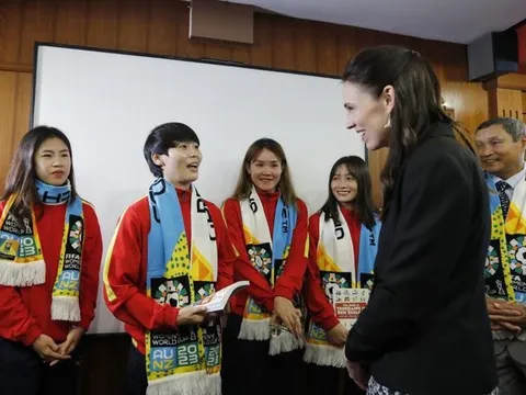 Thủ tướng New Zealand thăm hỏi HLV Mai Đức Chung, chấn thương của Chương Thị Kiều