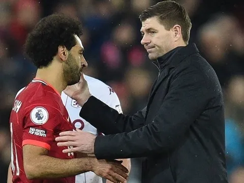 Thua 0-1, Gerrard bàn về khả năng cạnh tranh Premier League và Champions League của Liverpool