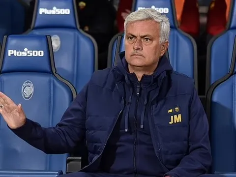 Thua bẽ mặt khiến Mourinho và học trò văng khỏi top 4