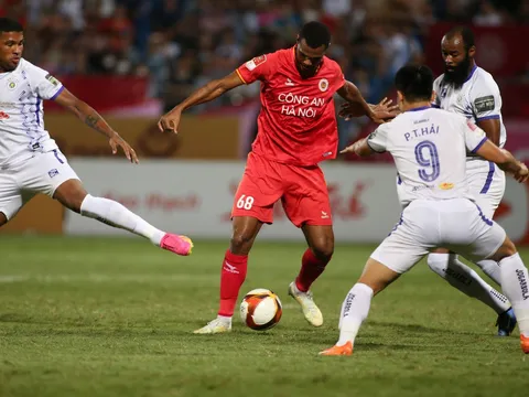 Thua CAHN, HLV Hà Nội FC than phiền trọng tài ngoại