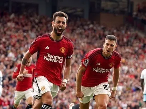 Thua đau M.U, HLV Nottingham không hài lòng 1 điều