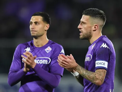 Thua Fiorentina, AC Milan lỡ cơ hội vào top 2 Serie A