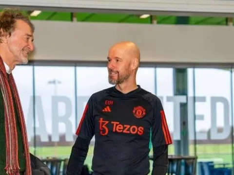 Thua Fulham, Sir Jim đã biết điều nên làm với Ten Hag