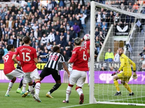 Ten Hag cảnh báo các học trò trước trận gặp Brentford