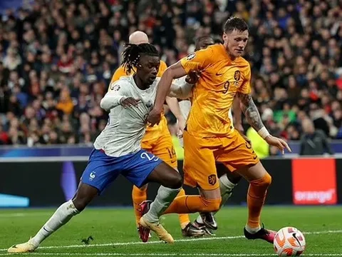 Thua tan nát, HLV Hà Lan cầu cứu ngôi sao Man Utd