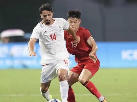 Thua trắng 4 bàn, U23 Việt Nam run rẩy trước lượt cuối