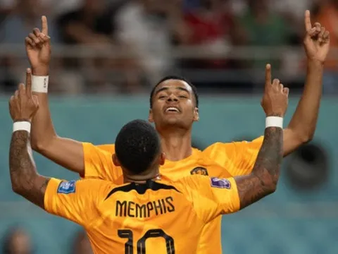 Thương vụ “4 trong 1” của Man United