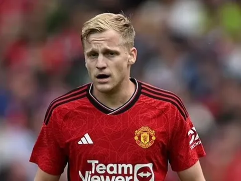 Thương vụ Van de Beek chuyển hướng bất ngờ