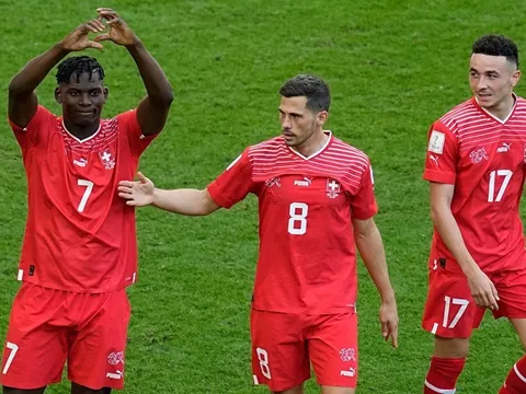 Thụy Sĩ giành 3 điểm trọn vẹn ngày ra quân