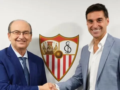 Thuyền trưởng mới dẫn dắt vài trận, Sevilla lại rục rịch thay tướng