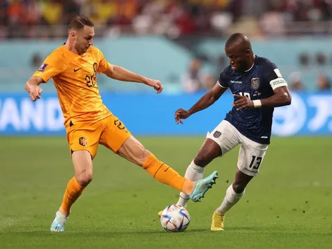 Tiền đạo Ecuador sánh ngang Messi và Ronaldo