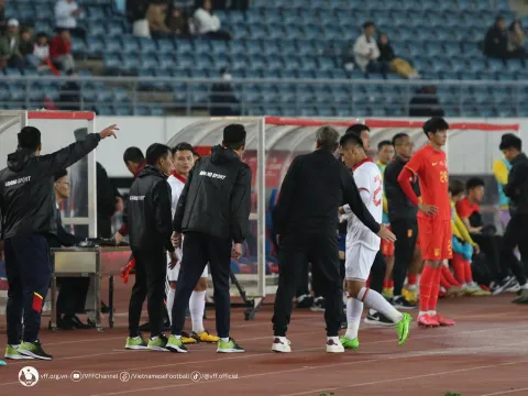 Rõ án phạt của Tiến Linh sau thẻ đỏ ở trận thua Trung Quốc