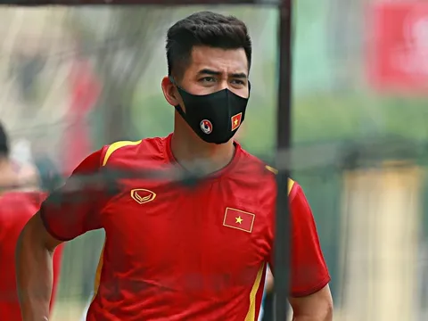 Tiến Linh cạnh tranh với Mitoma ở Quả bóng vàng châu Á