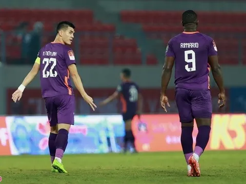 Tiến Linh ngán ngẩm với Rimario