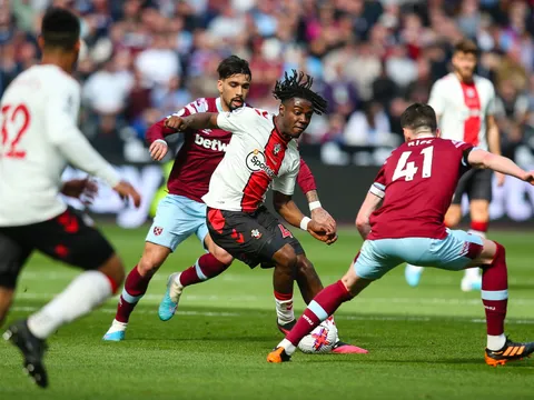 Tiến tới HĐ tiếp theo, Arsenal có thể thổi bay cả Premier League