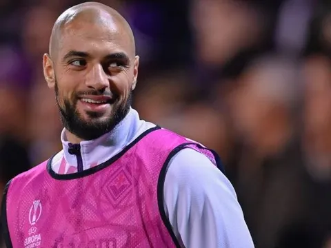 Tiền vệ 40 triệu euro từ chối Liverpool, chọn M.U