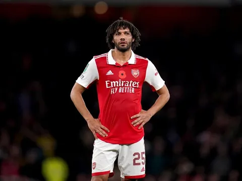 Tiền vệ Arsenal không muốn chơi cho một đội bóng nào khác