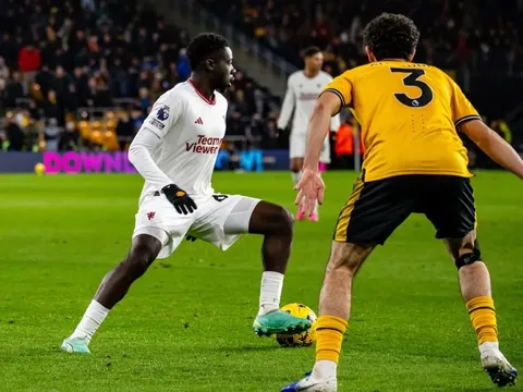 Tiền vệ trẻ ấn tượng không kém Mainoo trước Wolves