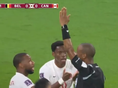 'Tiếng còi méo' giết chết giấc mơ lịch sử của Canada