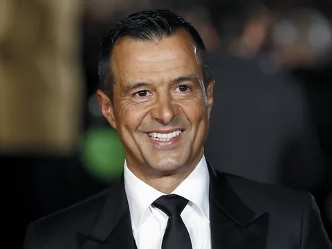 Tiếp cận Mendes, Man United quyết mua tiền đạo ghi 18 bàn sau 30 trận