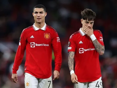 Tim Sherwood chỉ ra Ronaldo mới của Man United