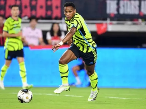 Thua M.U, rõ phản ứng của Arteta với Timber