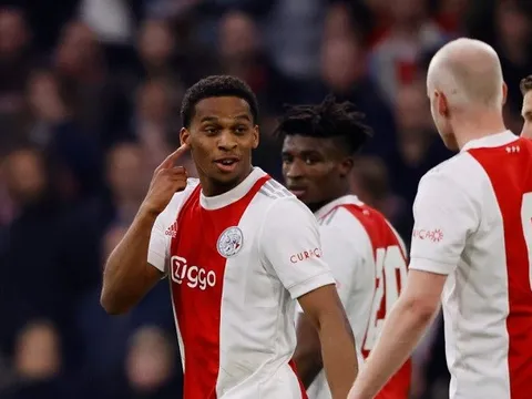 Ten Hag hy sinh Van de Beek để theo đuổi trò cưng