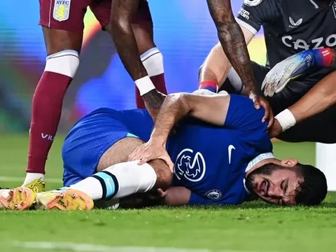 Tin sét đánh khiến Chelsea toang mạnh