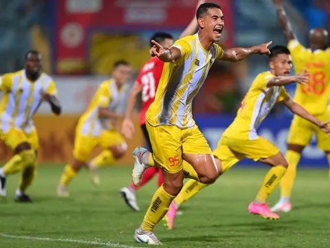 CAHN gục ngã tại Siêu Cúp quốc gia; Cầu thủ Việt kiều bị 'bỏ rơi' cập bến V-League
