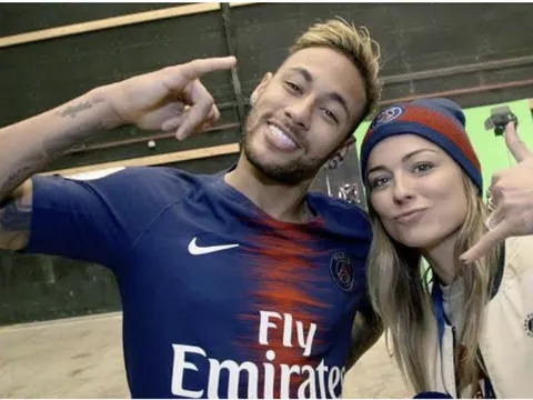 Tình bạn đặc biệt của Neymar và nữ phóng viên