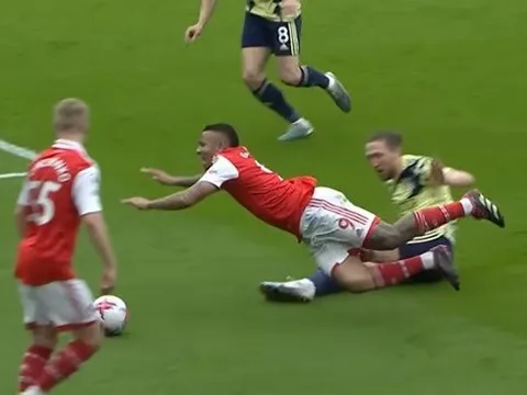 Tình huống bước ngoặt giúp Jesus tỏa sáng