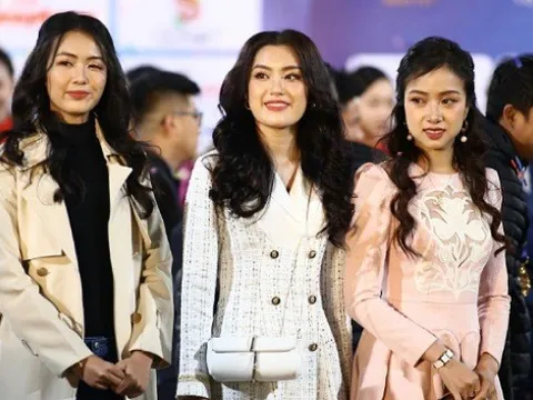 Dàn mỹ nhân tiếp lửa sân Hàng Đẫy; Filip Nguyễn lên tiếng về tương lai