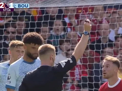 Toàn cảnh Allister trố mắt sốc nặng trong ngày ra mắt sân Anfield