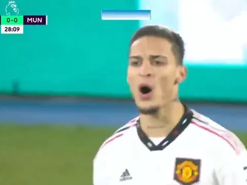 Toàn cảnh Antony đấu 'võ mồm' gay gắt với Bruno