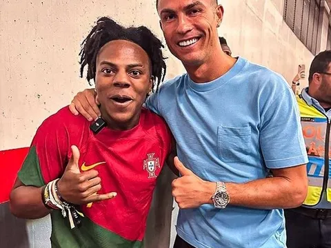 Toàn cảnh biểu cảm phát sốt của youtuber nổi như cồn khi gặp Ronaldo