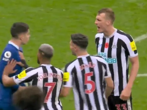 Toàn cảnh Havertz xô xát với sao Newcastle