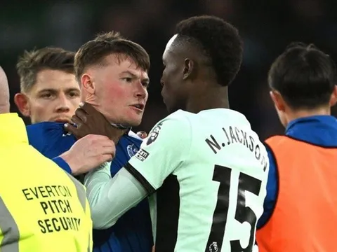 Toàn cảnh Jackson quẫn trí, muốn "nuốt sống" sao Everton