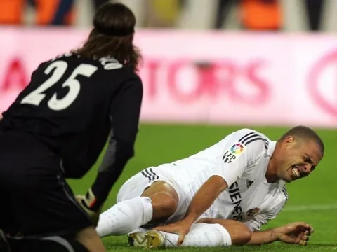 "Tôi bảo Ronaldo giảm cân... cậu ấy đã đạt tới 92,5kg"