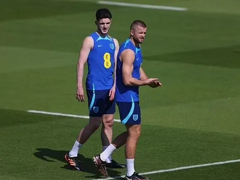 "Tôi sẽ làm thủ môn nếu phải thế"